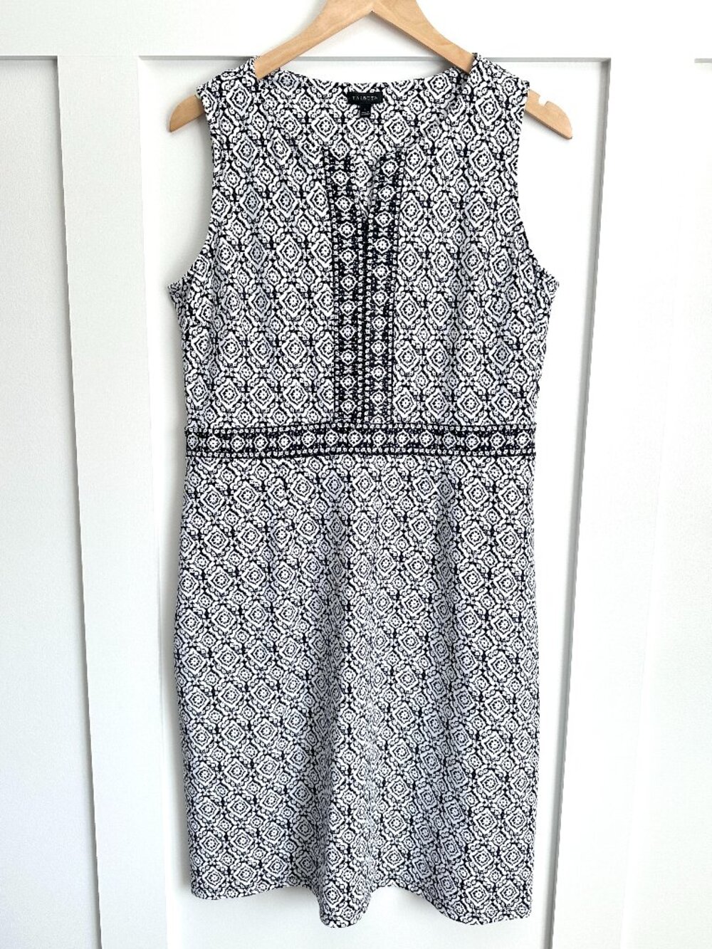 Talbots Split Neck Jersey Sheath Dress Printed Black White Size Large Petite